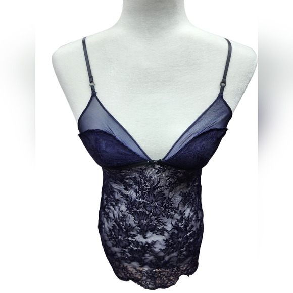 Victoria's Secret Very Sexy Lingerie - Picture 2 of 6